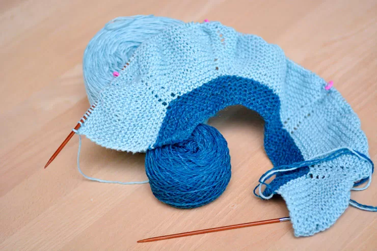 En lille cardigan på vej